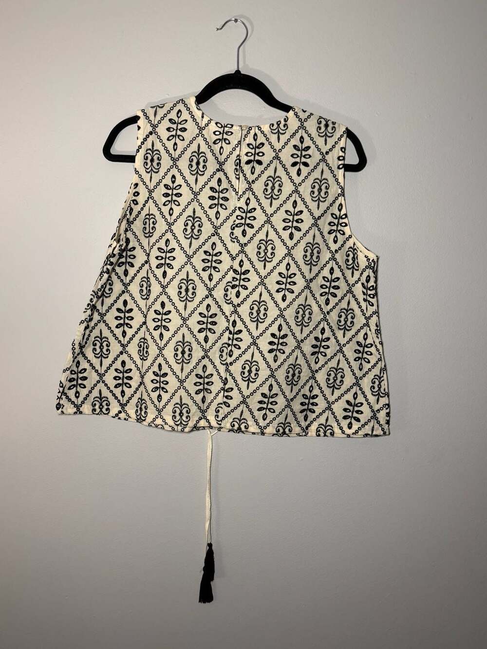 Ultra Pink Black and White Embroidered Sleeveless Tassel Hem Top Size L
